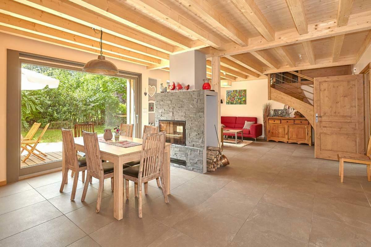 La Maison Des Coeurs Attignat-Oncin Exterior foto